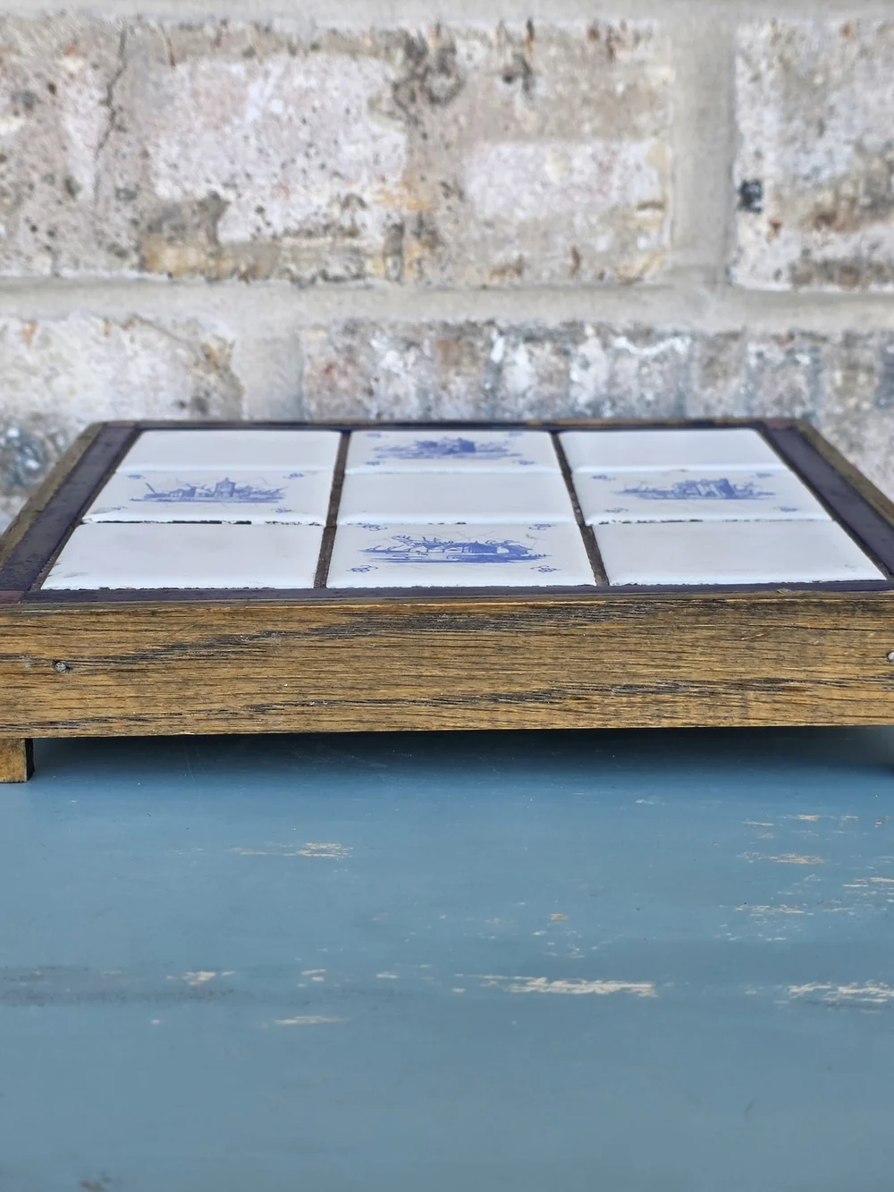 Vintage Delft Style Blue White Tile Trivet Footed Wood Cottage Decor